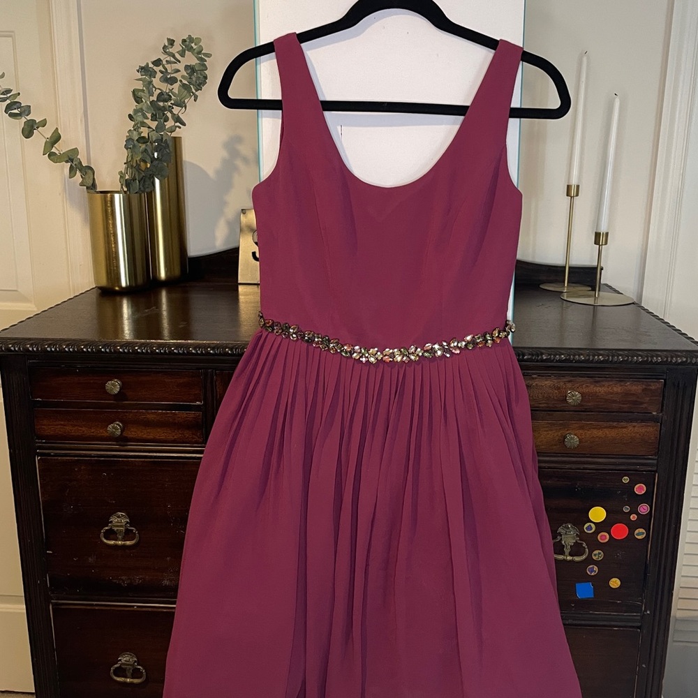 NWT magenta dress, perfect for homecoming, photo shoots, or weddings!